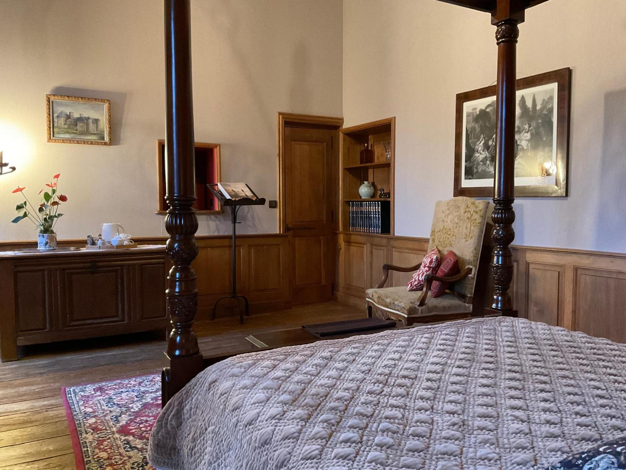 Bed and Breakfast Le Logis D'Équilly Exterior foto